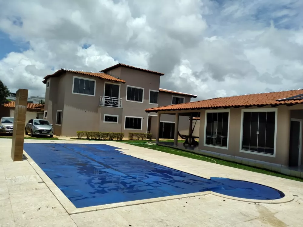 Casa à venda com 6 quartos, 300m² - Foto 1