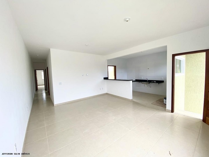 Casa à venda com 3 quartos, 100m² - Foto 3