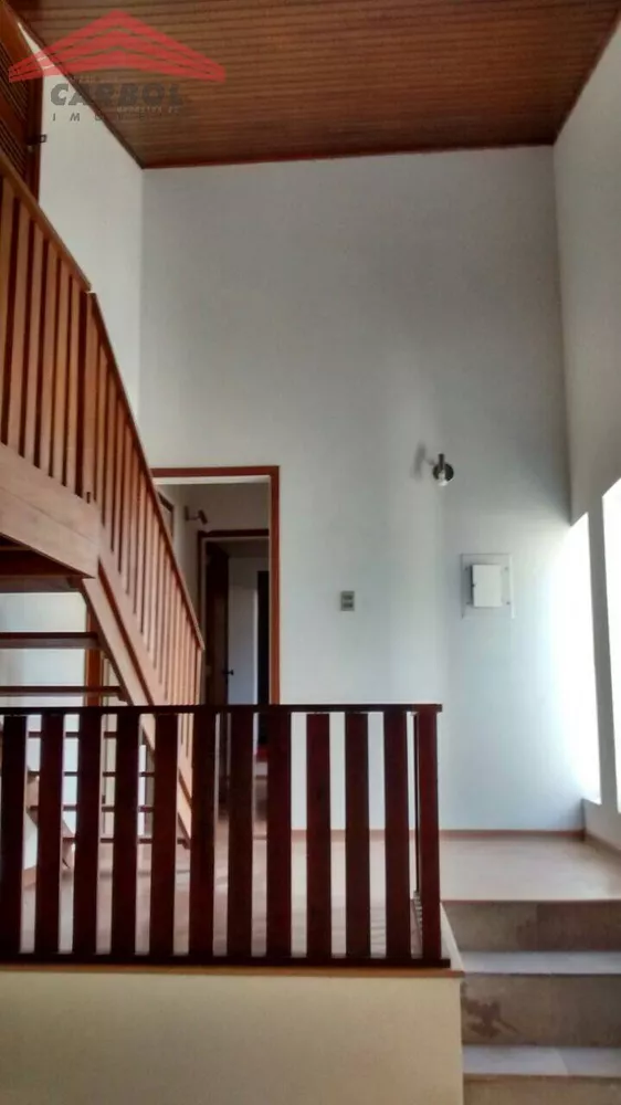 Casa à venda com 4 quartos, 200m² - Foto 1