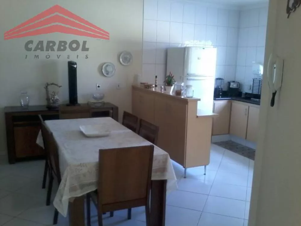 Casa à venda com 3 quartos, 140m² - Foto 1