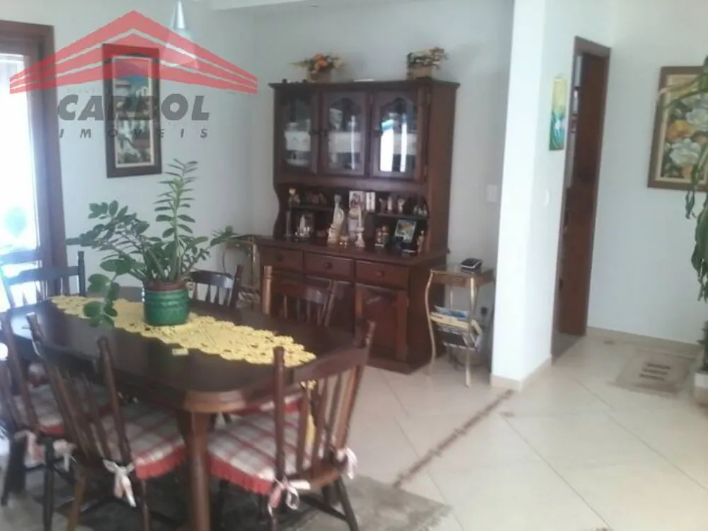 Casa, 3 quartos, 232 m² - Foto 1