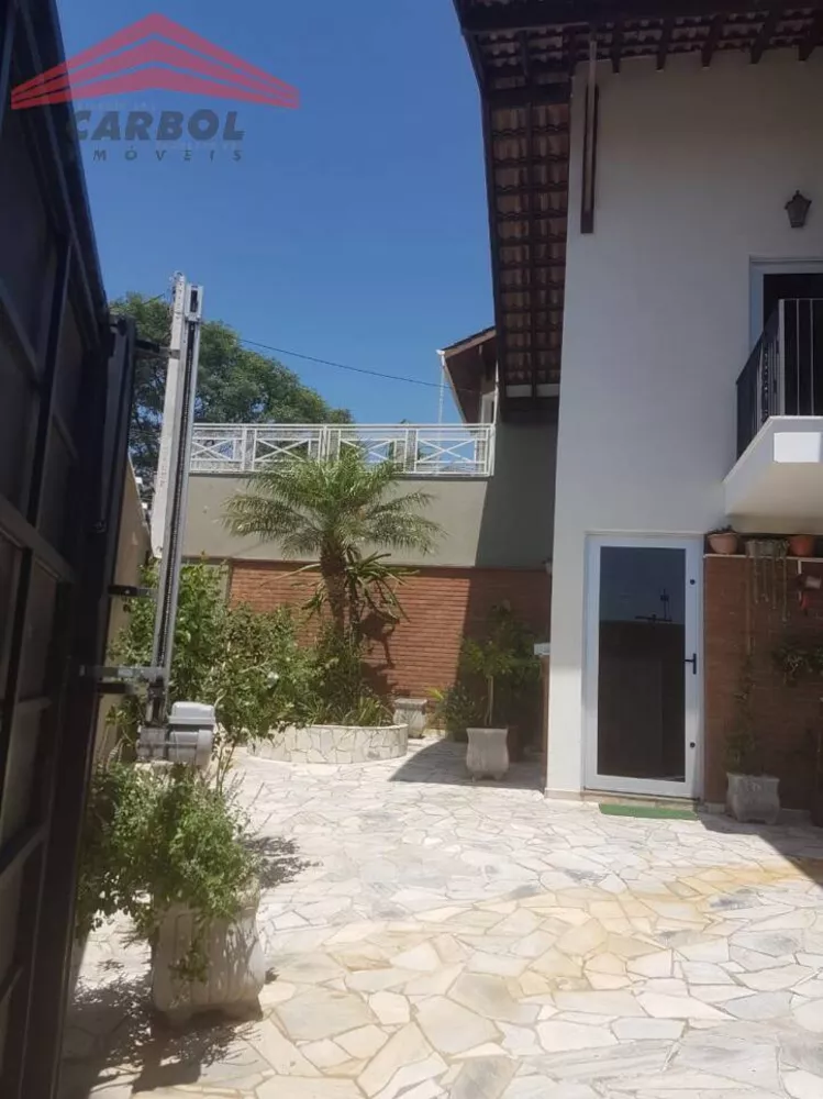 Casa à venda com 4 quartos, 450m² - Foto 1