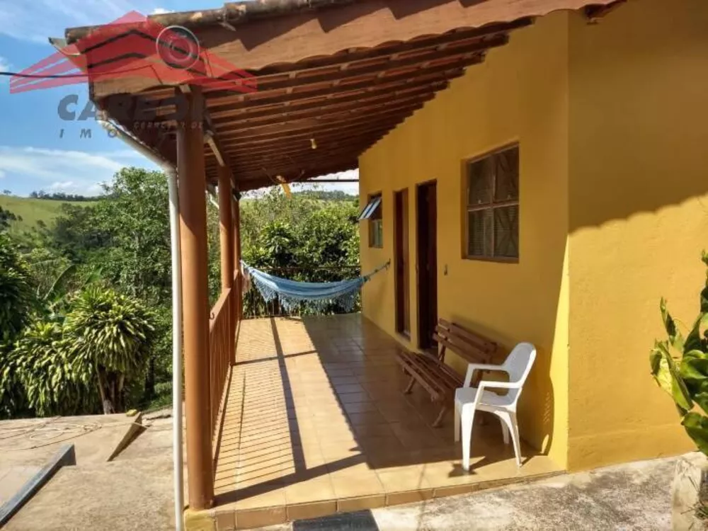 Fazenda à venda com 2 quartos, 120m² - Foto 1