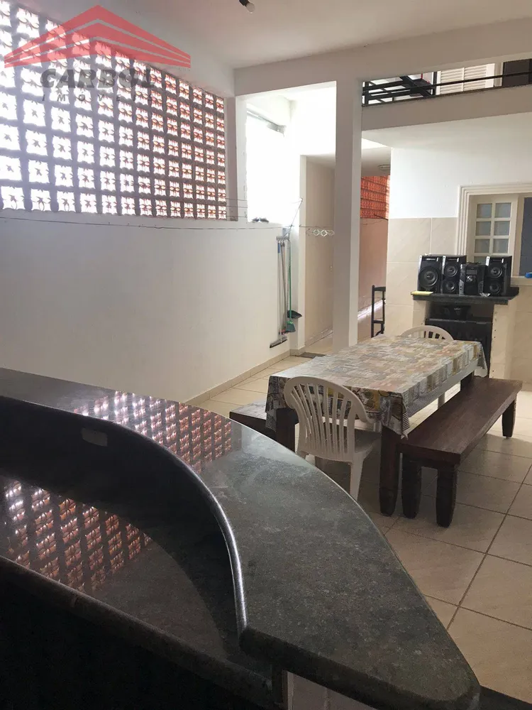 Casa, 3 quartos, 245 m² - Foto 11