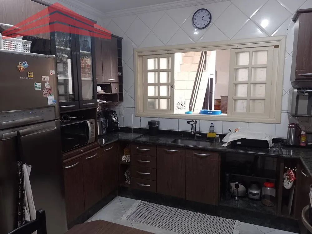 Casa, 3 quartos, 245 m² - Foto 3