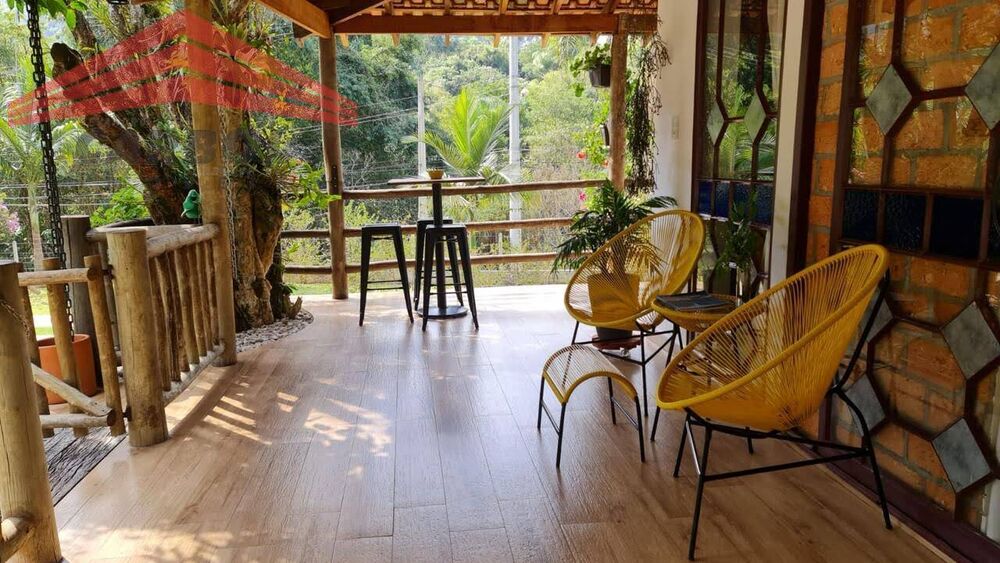 Chácara à venda com 2 quartos, 150m² - Foto 1