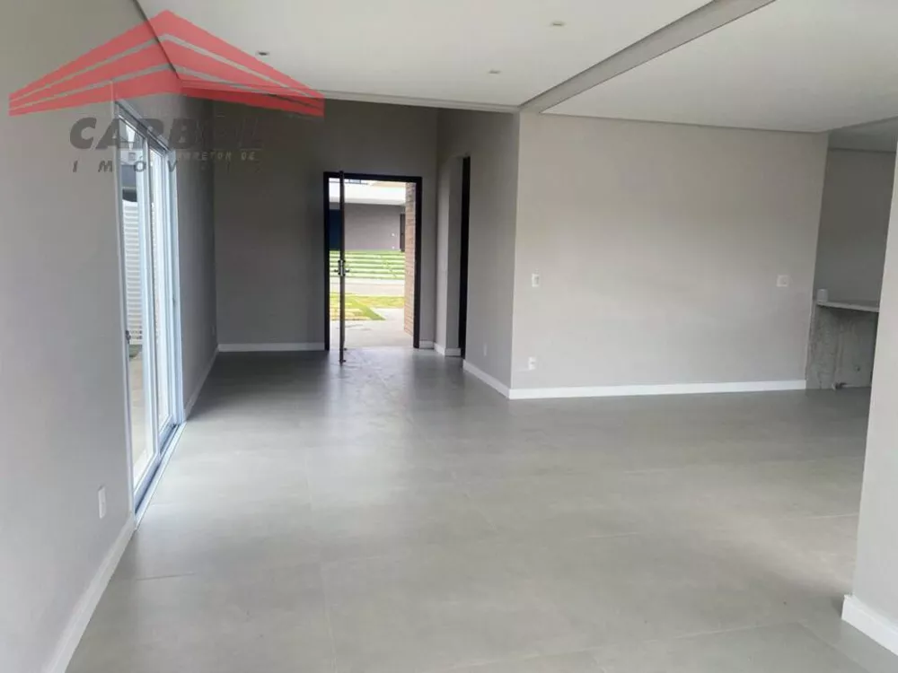 Casa de Condomínio à venda com 4 quartos, 235m² - Foto 3