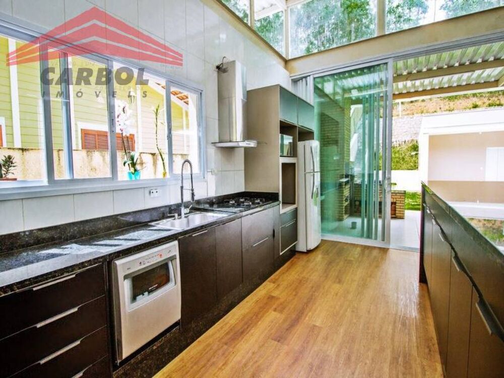 Casa de Condomínio à venda com 4 quartos, 361m² - Foto 1