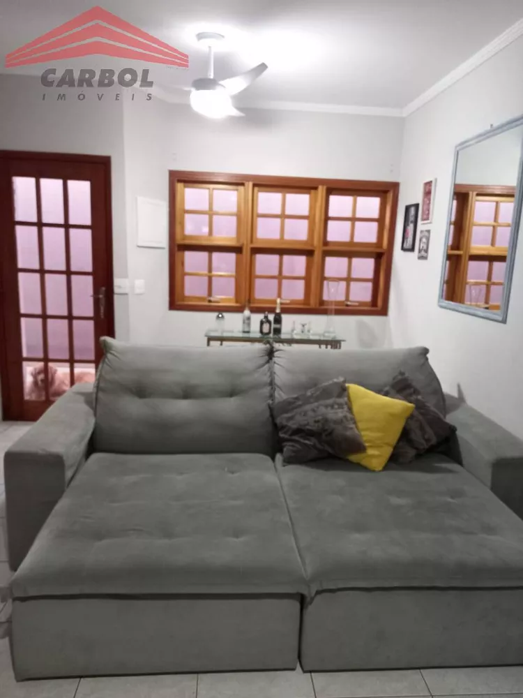 Casa à venda com 3 quartos, 166m² - Foto 1