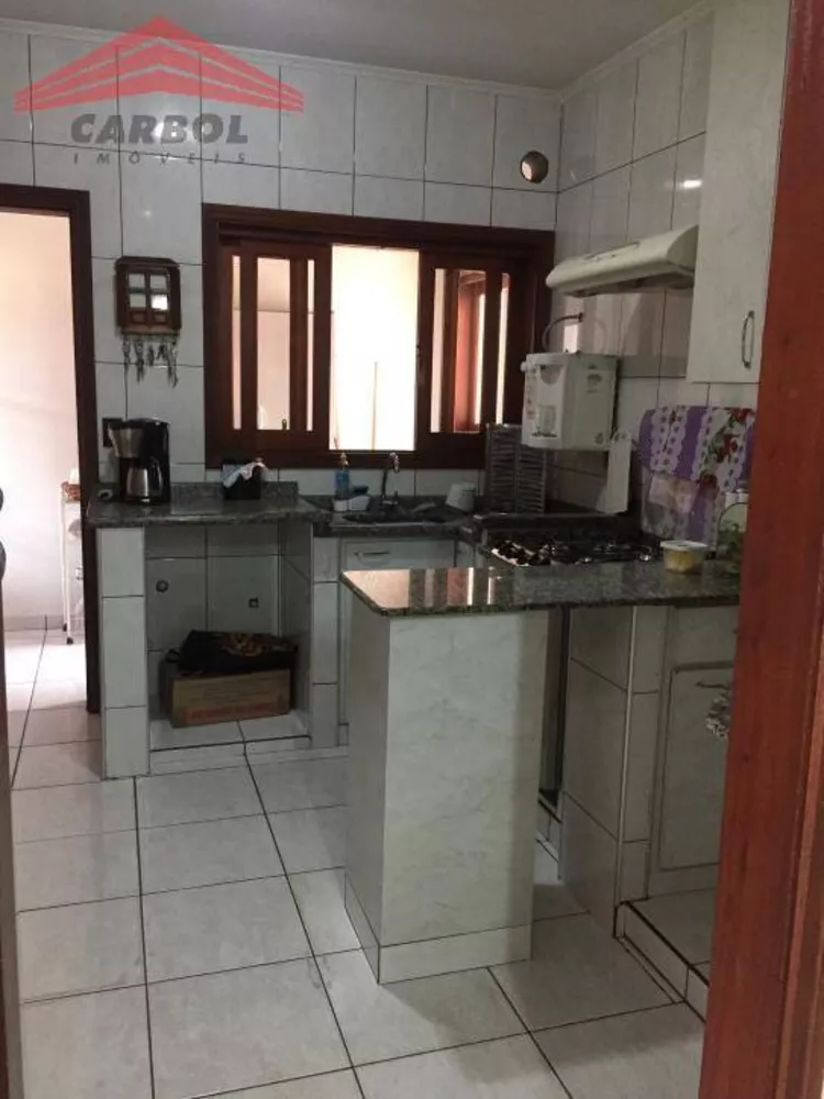 Casa à venda com 4 quartos, 200m² - Foto 2