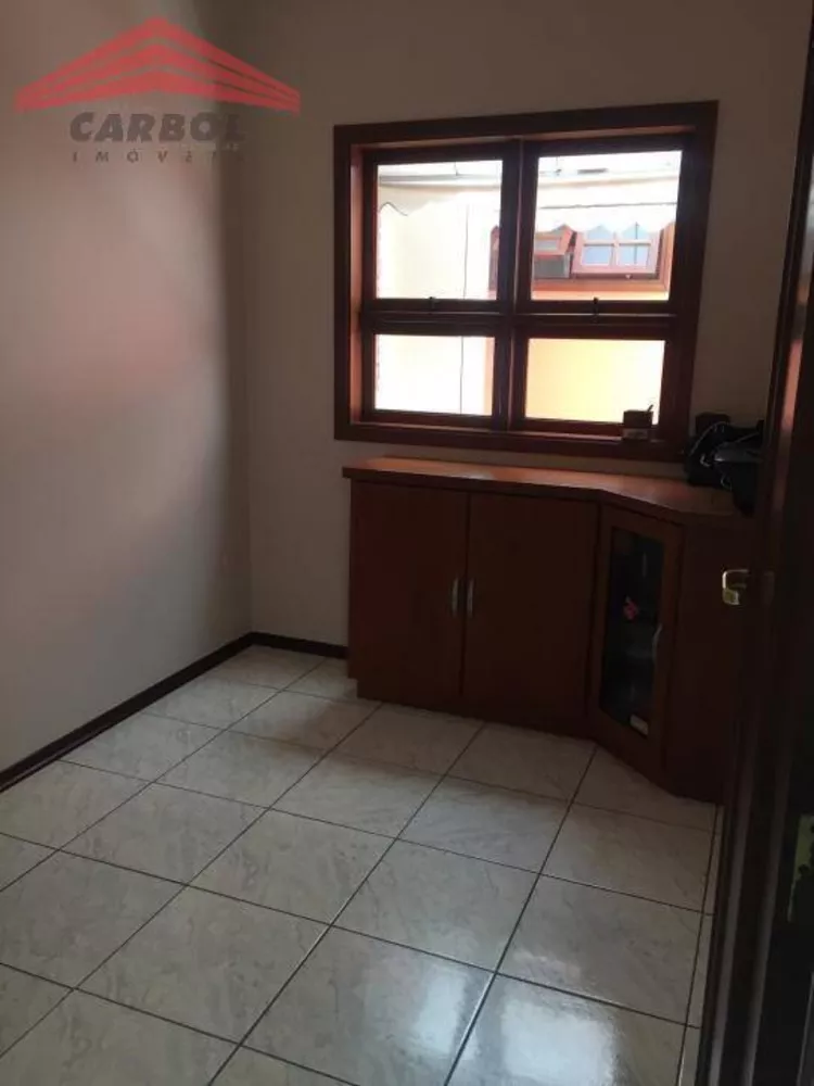 Casa à venda com 4 quartos, 200m² - Foto 3