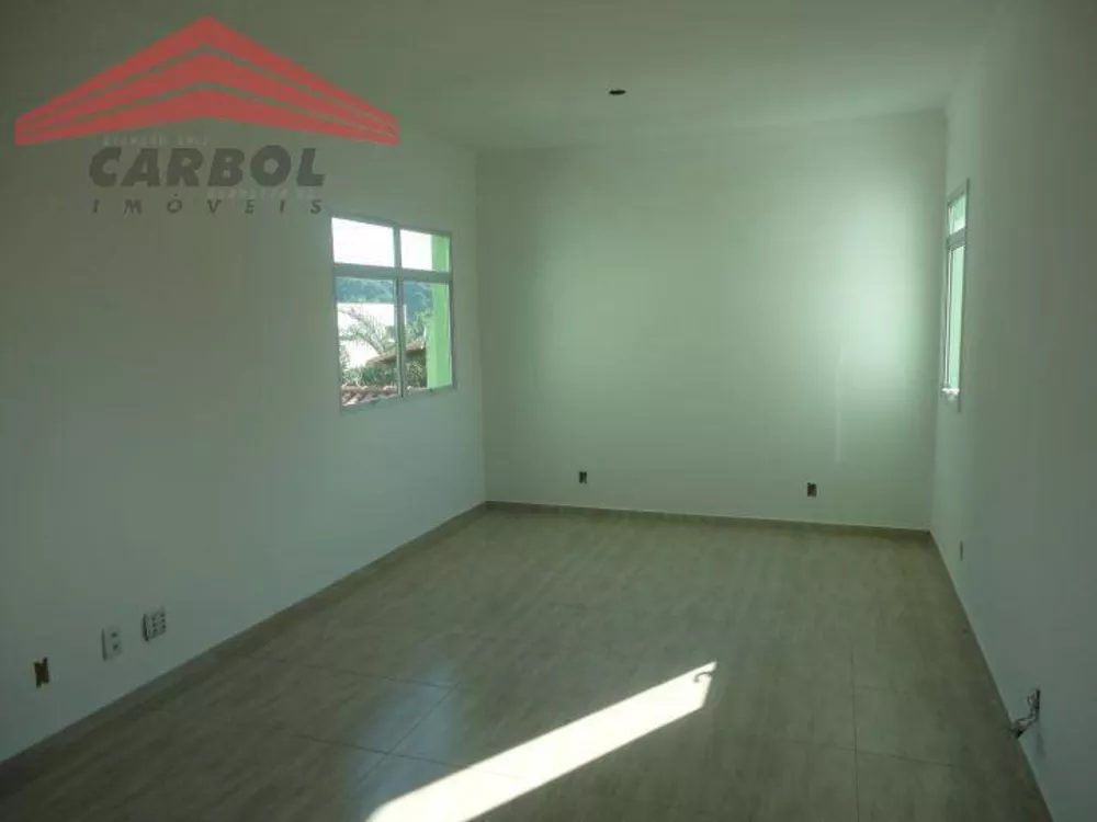 Casa à venda com 3 quartos, 260m² - Foto 3