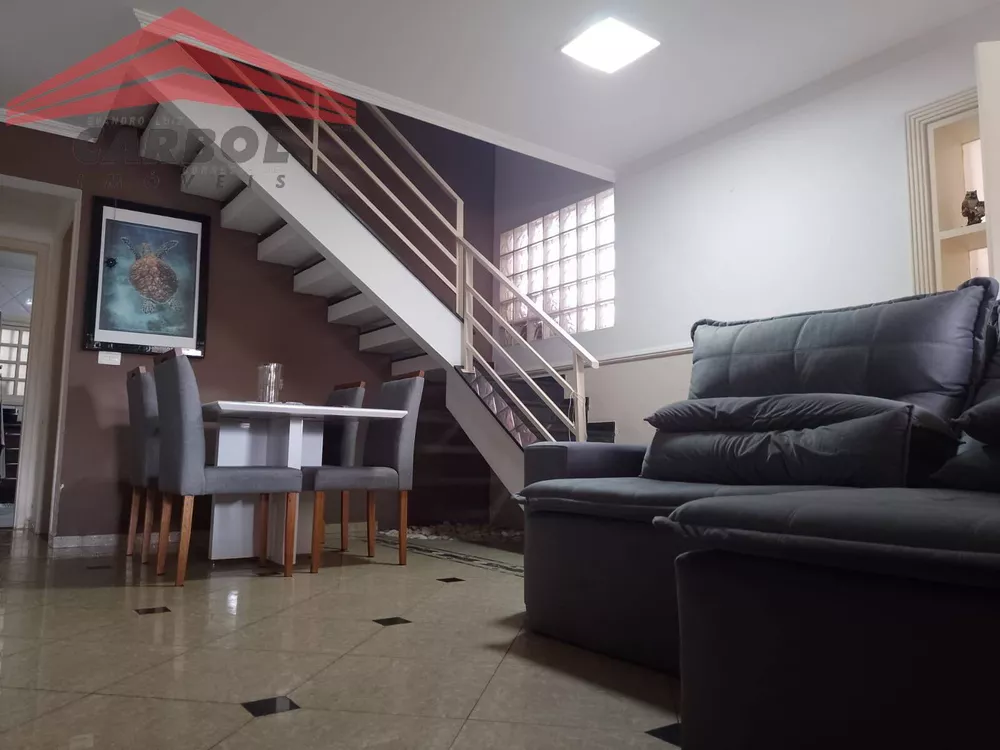 Casa à venda com 3 quartos, 245m² - Foto 4