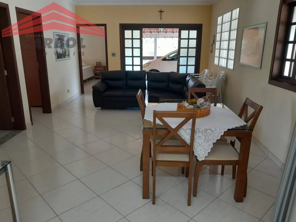 Chácara, 3 quartos, 1076 m² - Foto 2