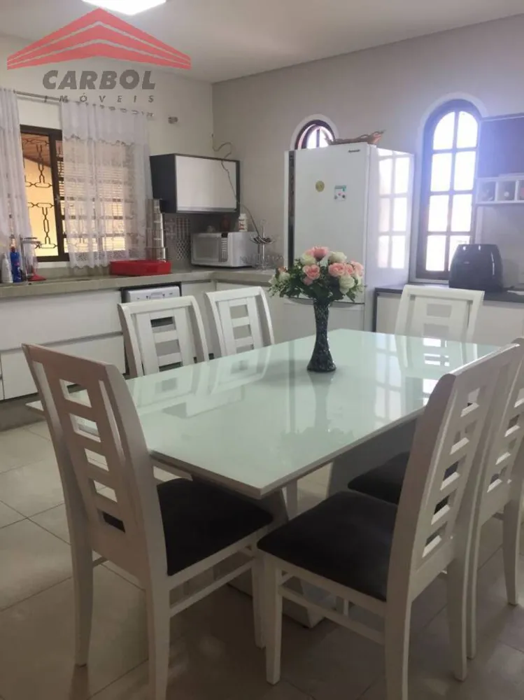 Casa, 3 quartos, 200 m² - Foto 13