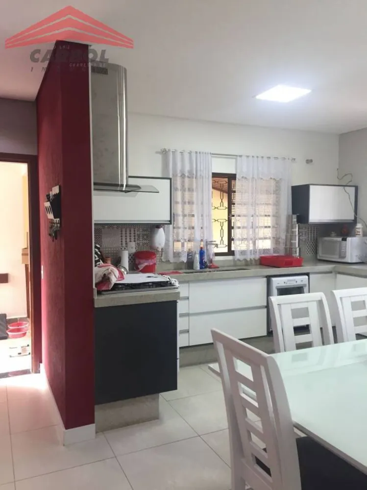 Casa, 3 quartos, 200 m² - Foto 11