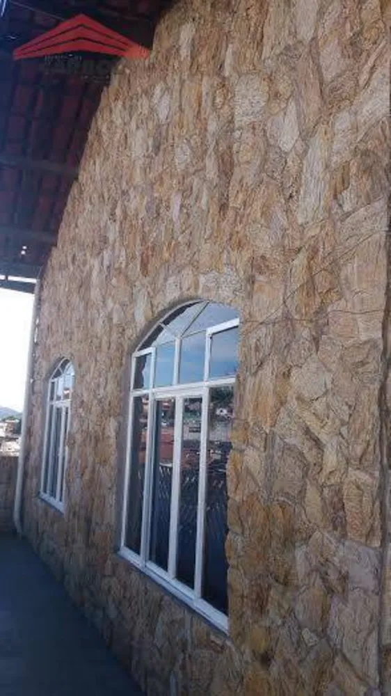 Casa, 3 quartos, 244 m² - Foto 2