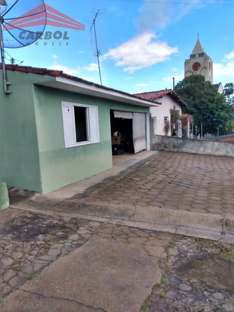 Chácara, 3 quartos, 2423 m² - Foto 1