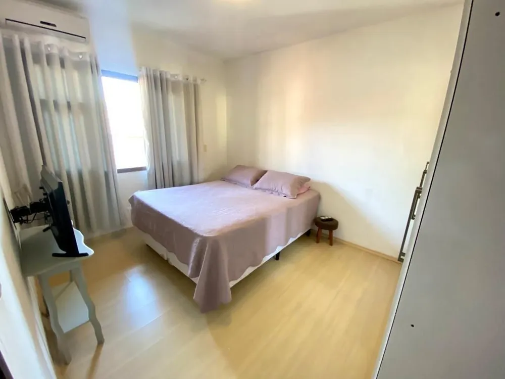 Casa, 4 quartos, 250 m² - Foto 1