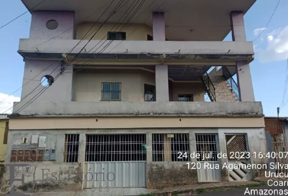 Casa à venda com 8 quartos, 231m² - Foto 2