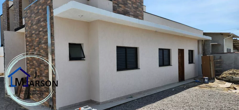 Casa à venda com 2 quartos, 80m² - Foto 1