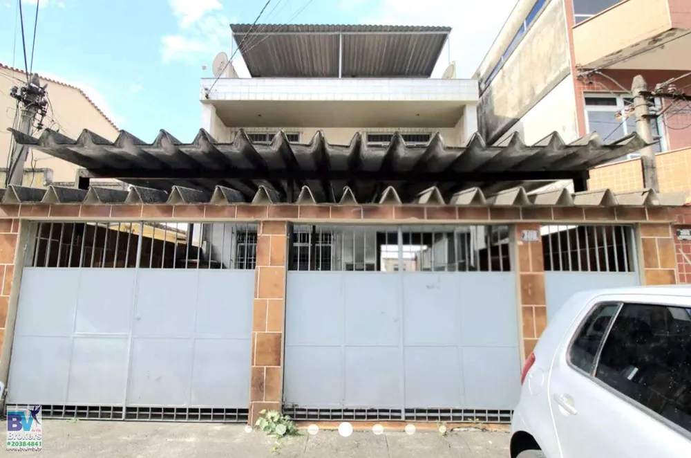 Casa, 4 quartos, 230 m² - Foto 1