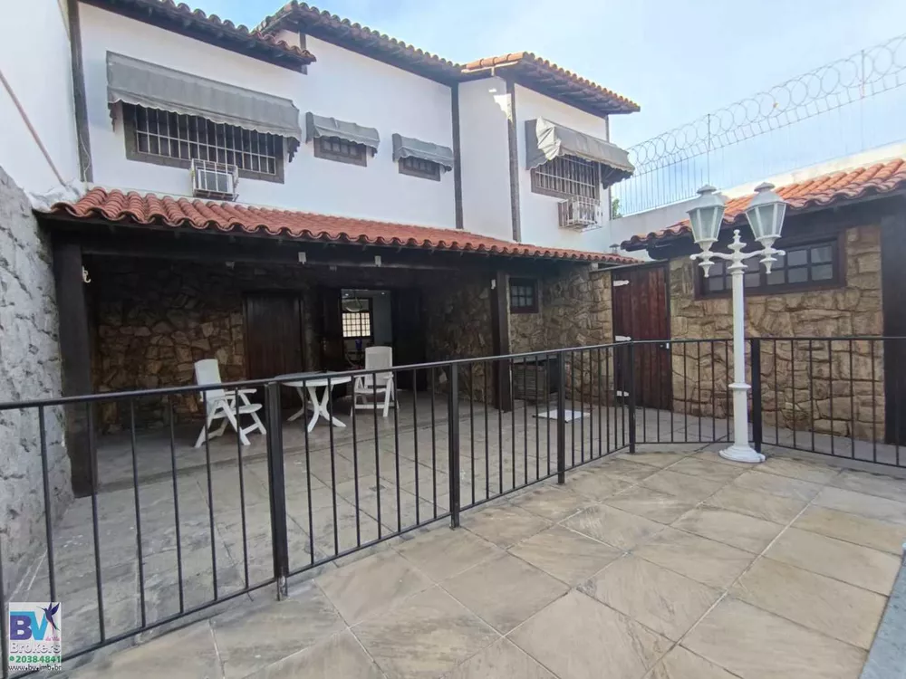 Casa, 3 quartos, 340 m² - Foto 1