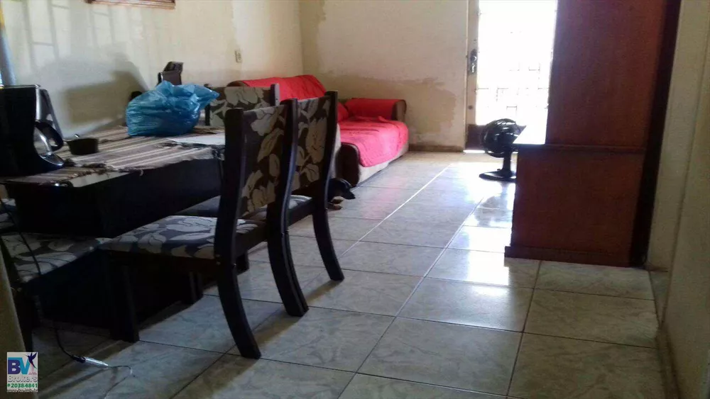 Casa, 4 quartos, 220 m² - Foto 1