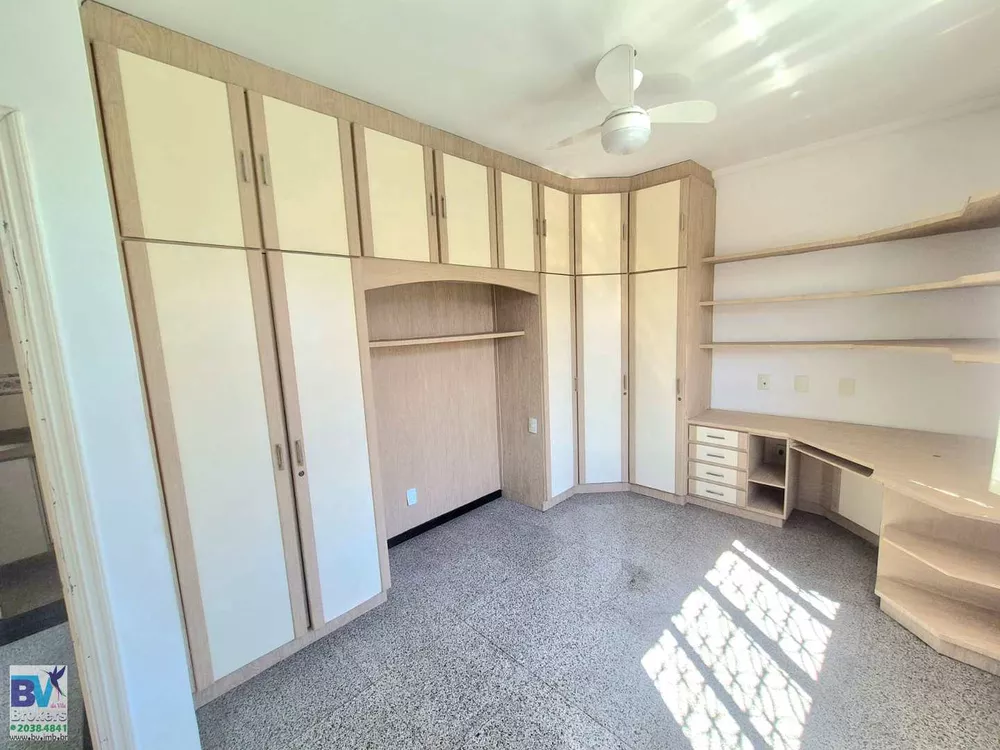 Casa, 4 quartos, 236 m² - Foto 1