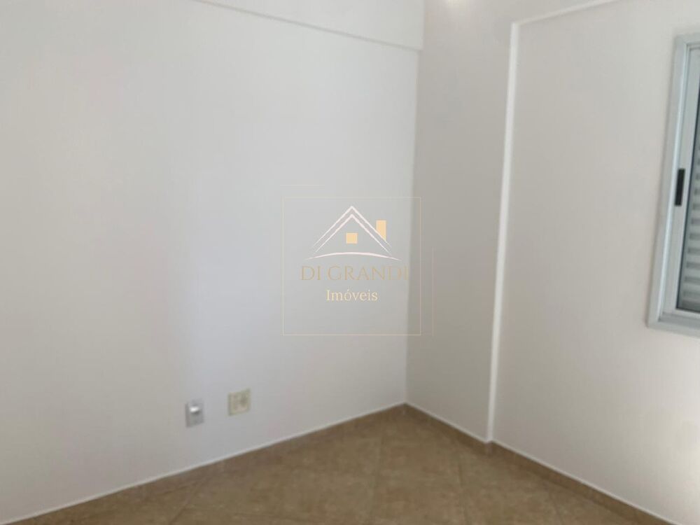 Apartamento à venda com 3 quartos, 73m² - Foto 2