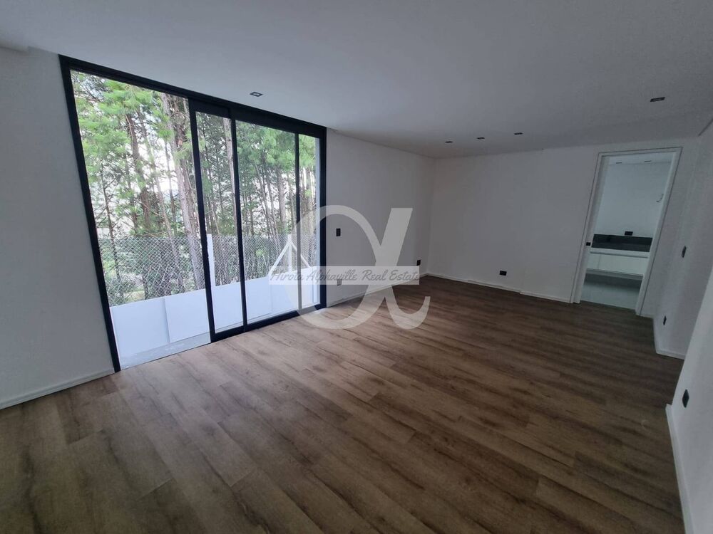 Casa, 4 quartos, 330 m² - Foto 1