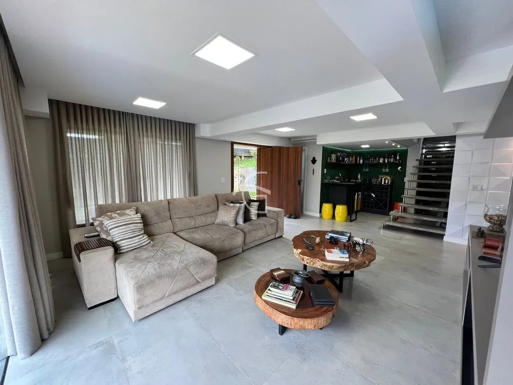 Casa, 4 quartos, 365 m² - Foto 1
