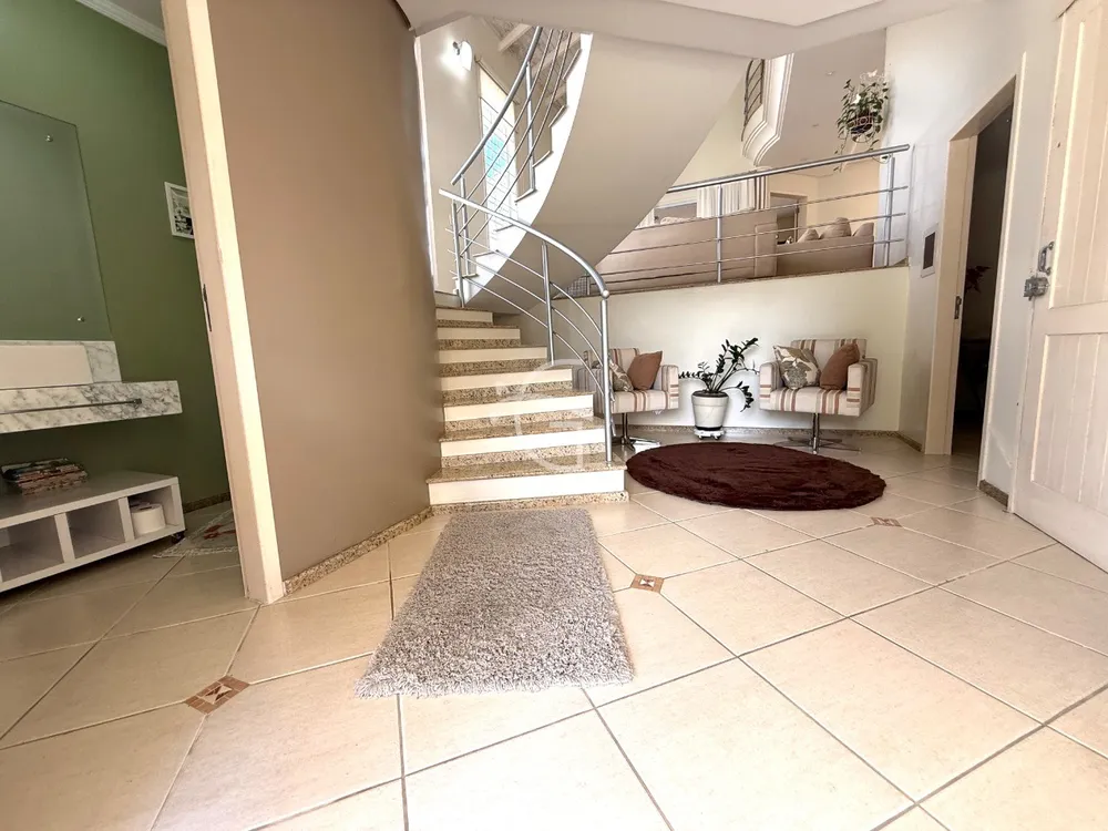 Casa, 4 quartos, 266 m² - Foto 2