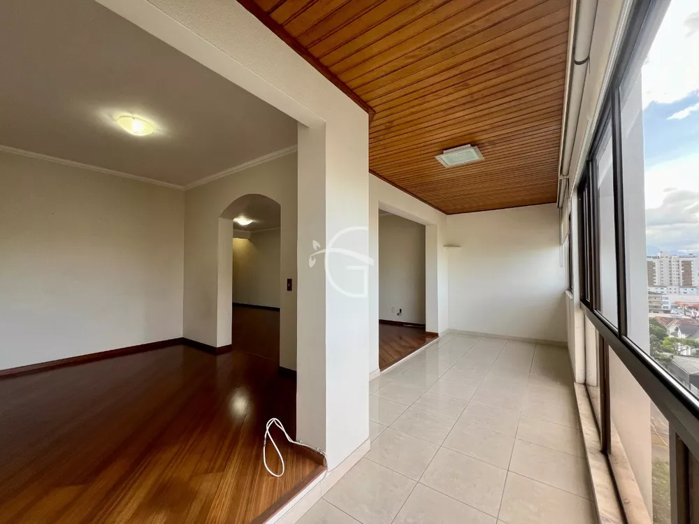 Apartamento à venda com 3 quartos, 193m² - Foto 7