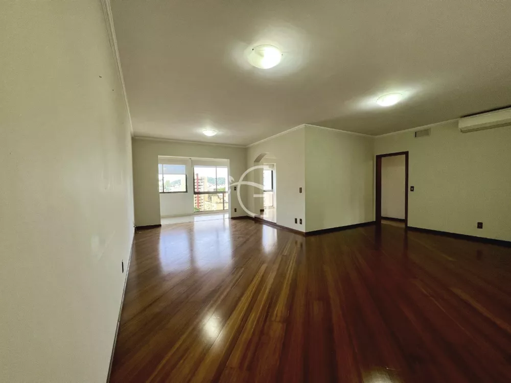 Apartamento à venda com 3 quartos, 193m² - Foto 1