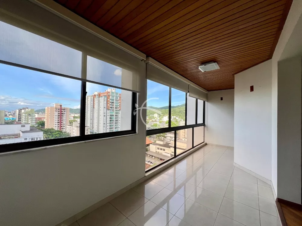 Apartamento à venda com 3 quartos, 193m² - Foto 6