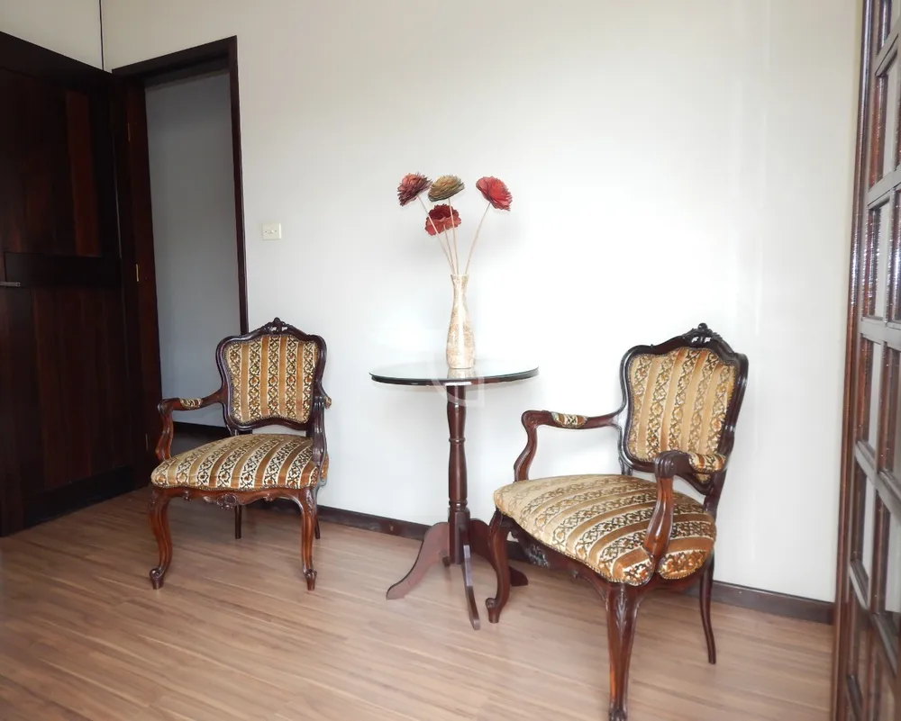 Casa, 4 quartos, 206 m² - Foto 1