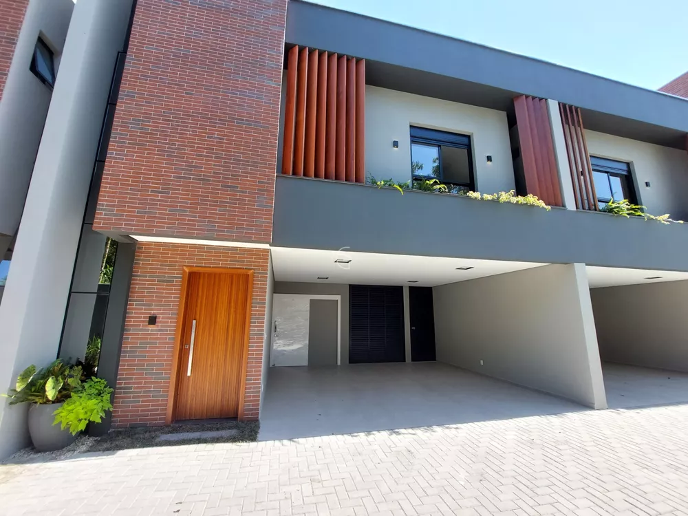 Sobrado à venda com 3 quartos, 163m² - Foto 1