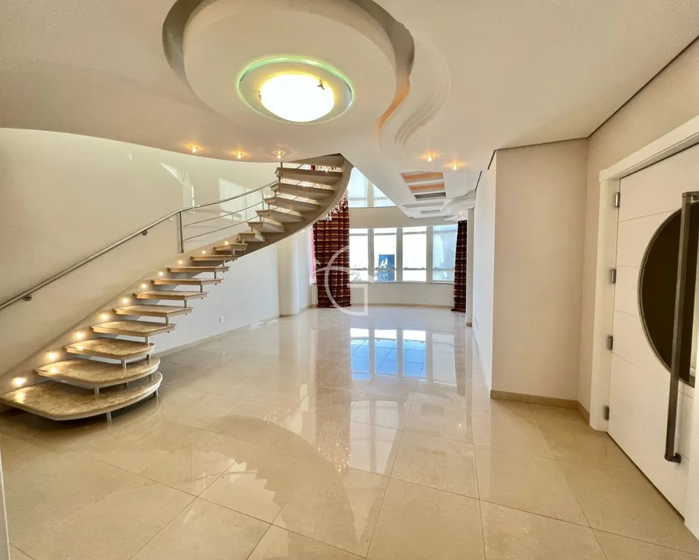 Cobertura, 3 quartos, 302 m² - Foto 1