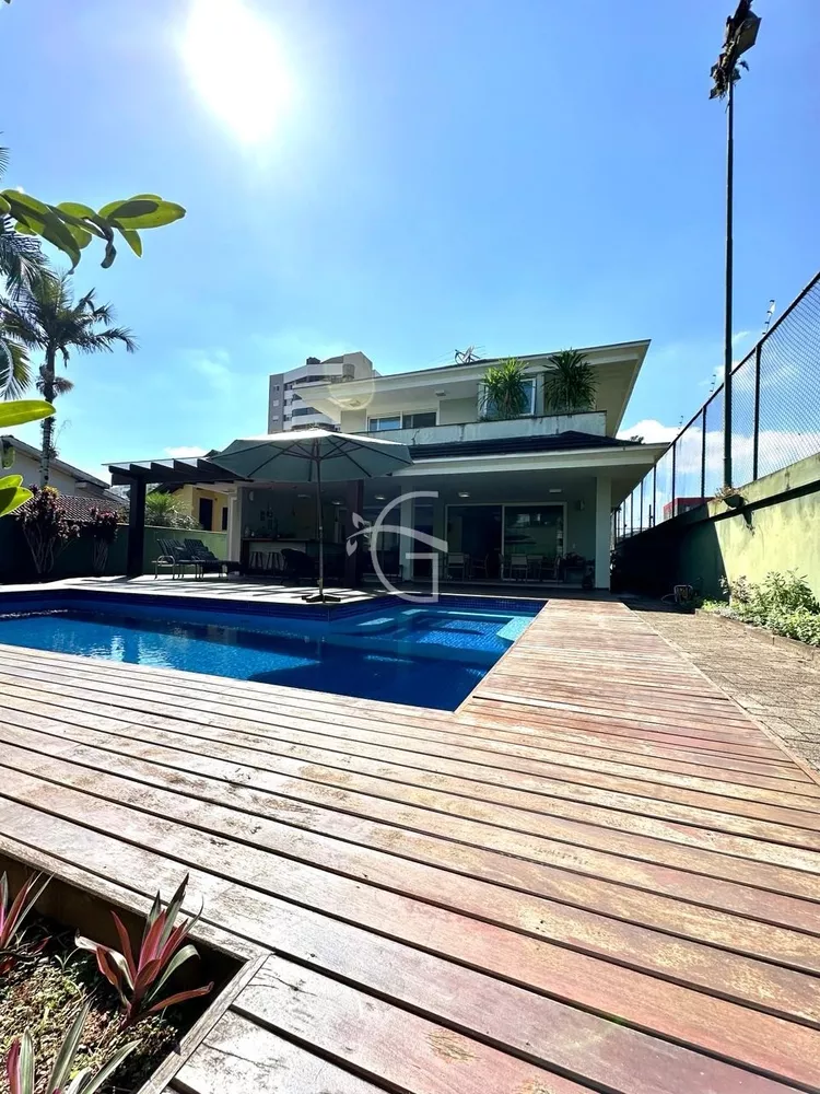 Casa à venda com 3 quartos, 700m² - Foto 5