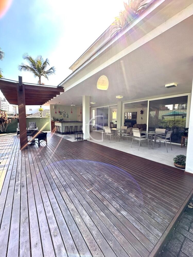 Casa à venda com 3 quartos, 700m² - Foto 10