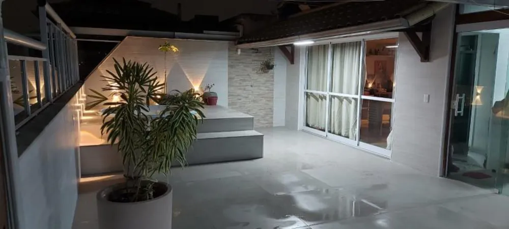 Cobertura, 3 quartos, 180 m² - Foto 1
