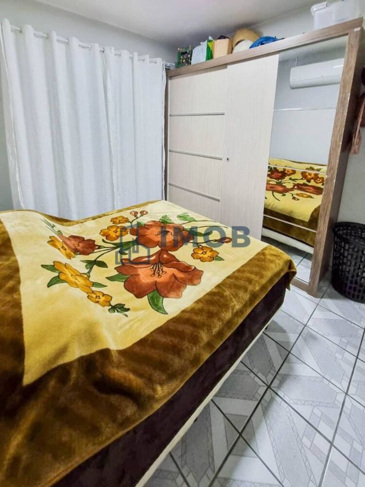Casa à venda com 2 quartos, 80m² - Foto 4
