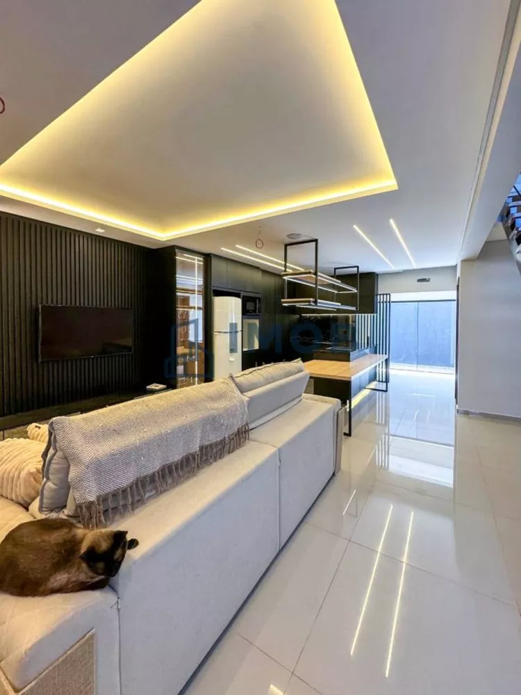 Casa à venda com 3 quartos, 116m² - Foto 2