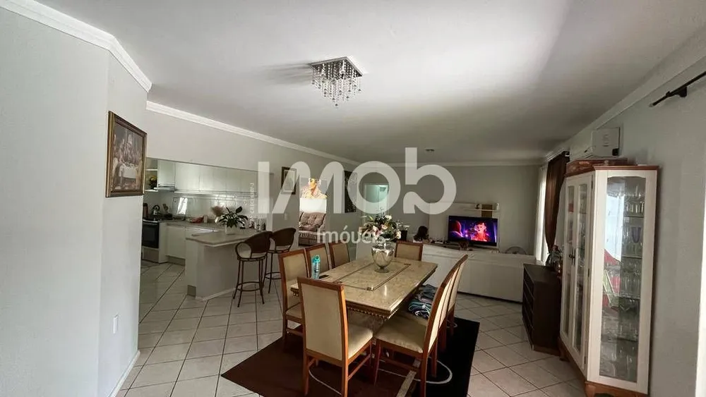 Casa, 4 quartos, 311 m² - Foto 2