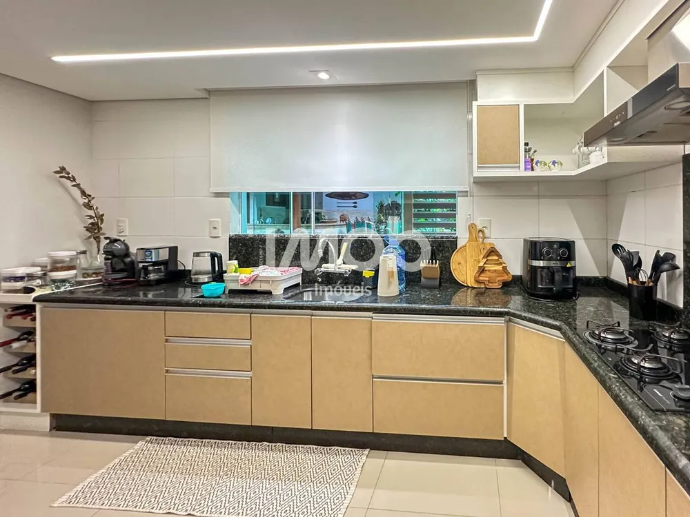 Casa, 3 quartos, 204 m² - Foto 2