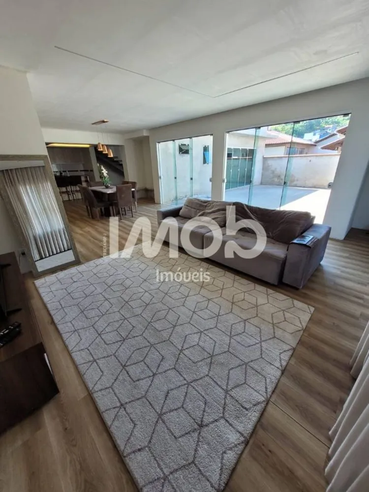 Casa, 3 quartos, 361 m² - Foto 1
