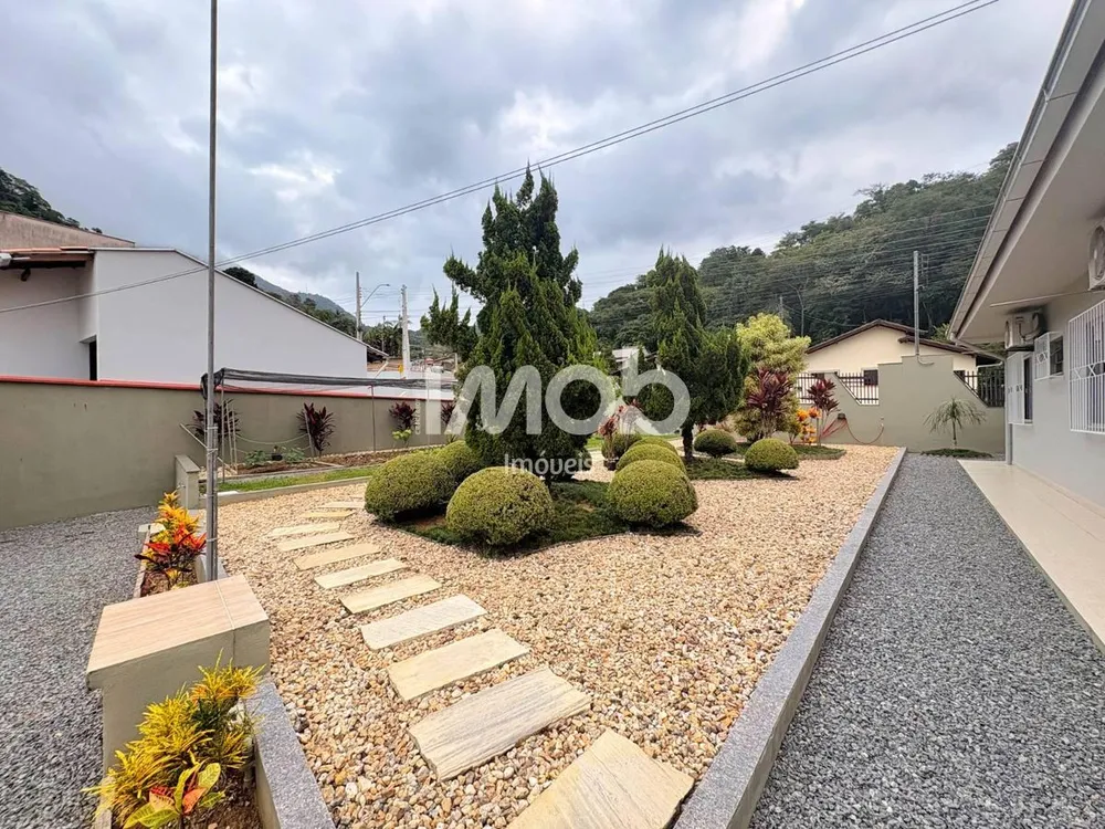 Casa, 3 quartos, 200 m² - Foto 1
