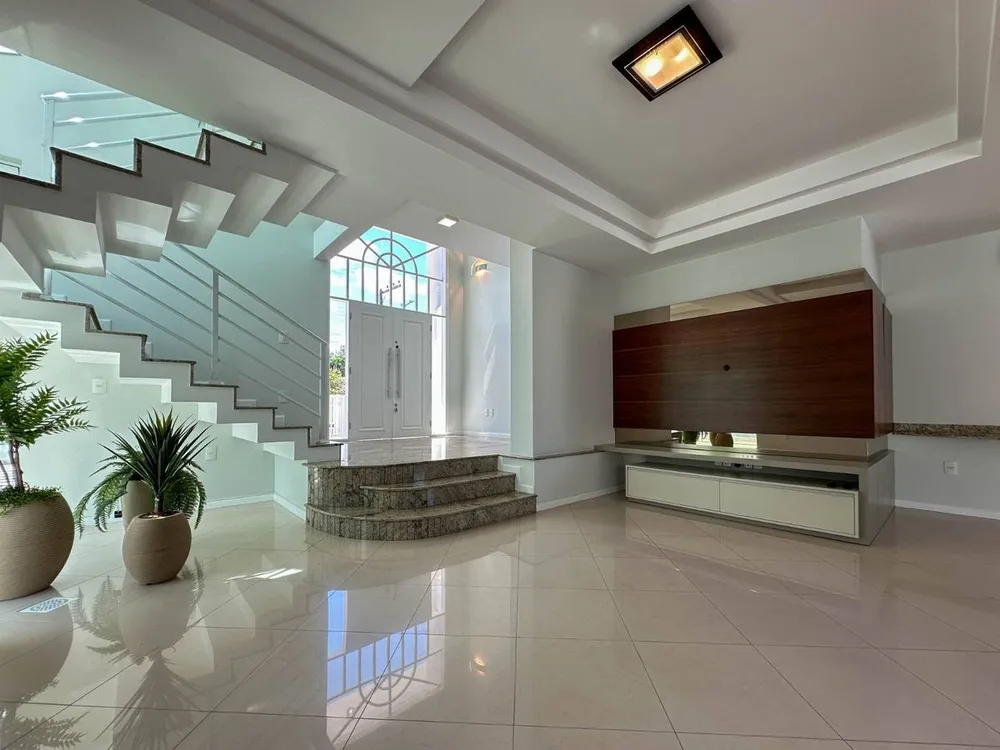 Casa, 4 quartos, 322 m² - Foto 1