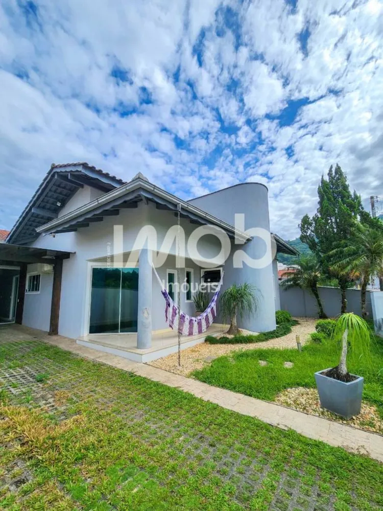 Casa, 3 quartos, 210 m² - Foto 1